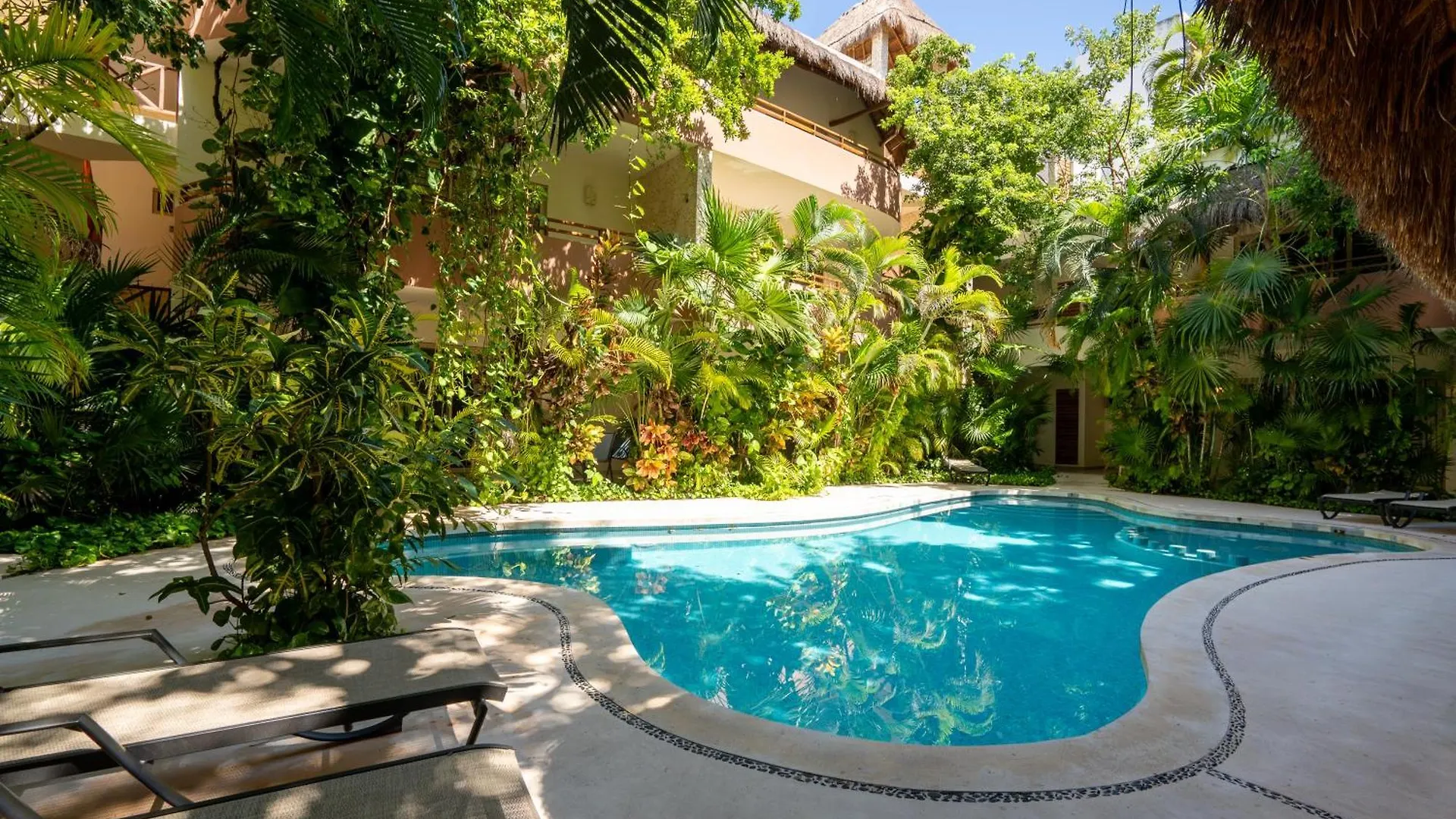 Luzera - Condo With Ample Private Roof & Jacuzzi & Bbq Tulum
