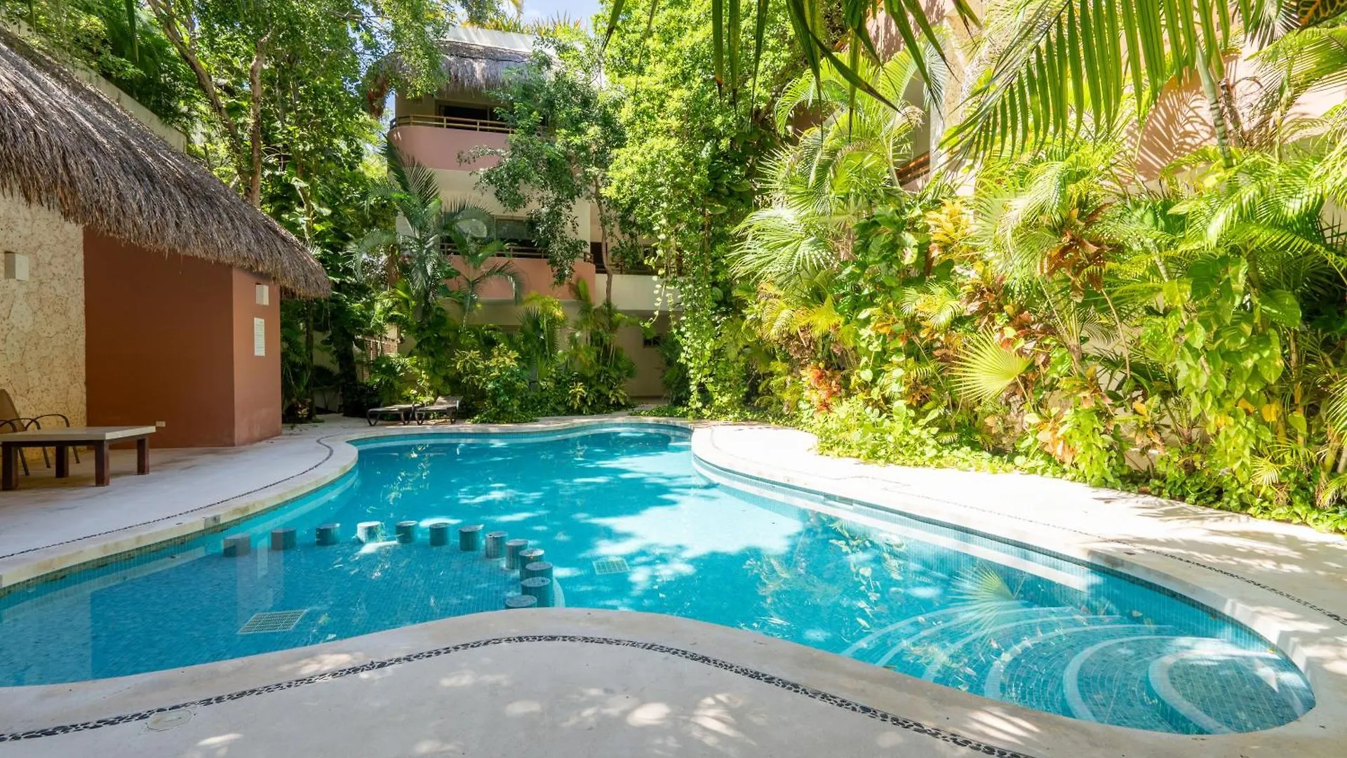 Luzera - Condo With Ample Private Roof & Jacuzzi & Bbq Tulum